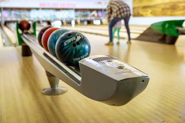 Striking a Perfect Balance: Window Blinds and Bowling – Unlikely Allies
